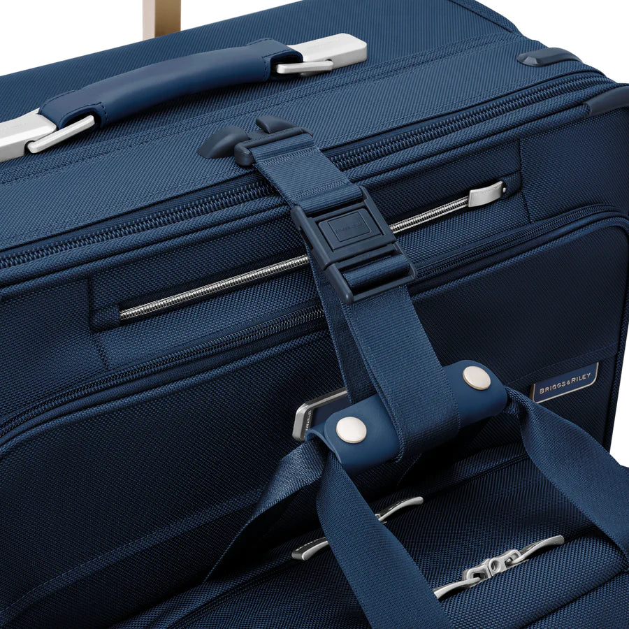 Briggs & Riley Baseline Global Carry On Spinner - Navy