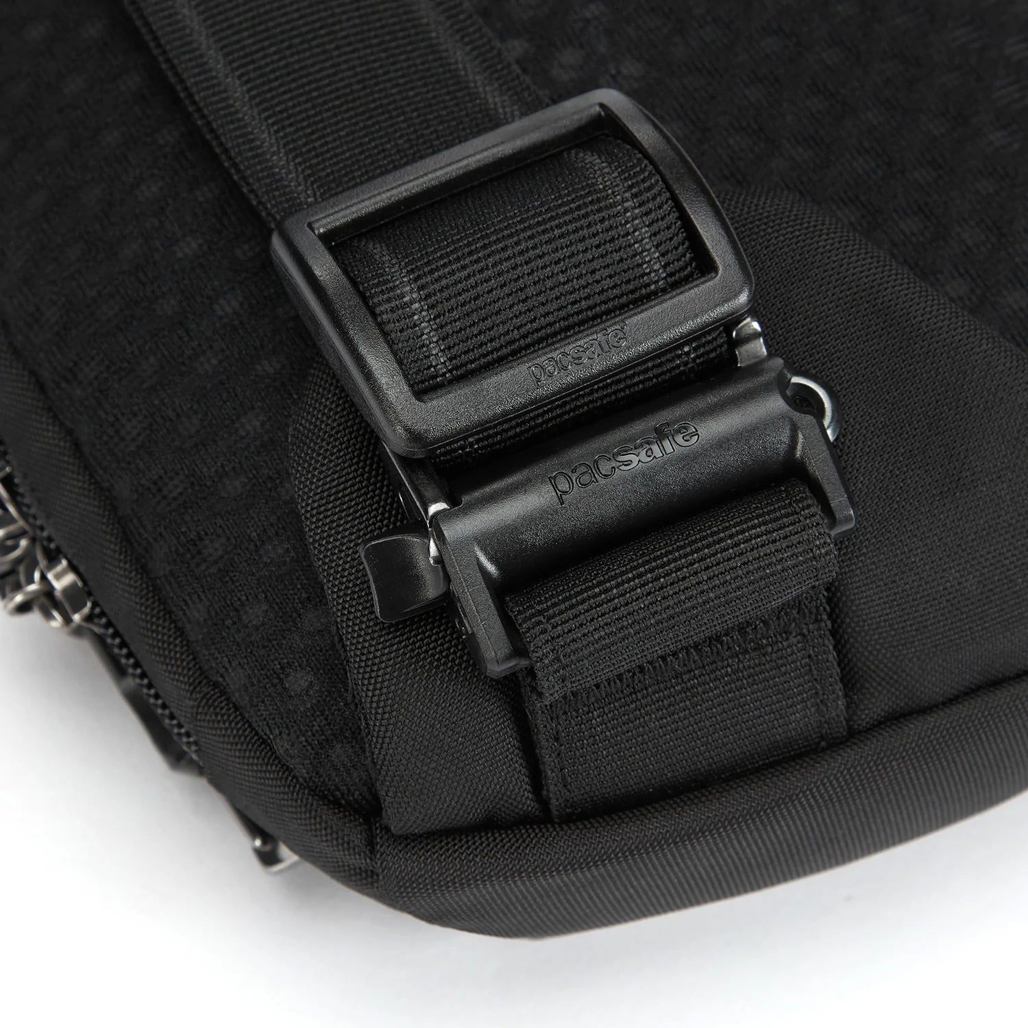 Vibe_150SlingPack_60161100_Black_8_2000x